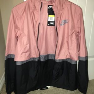 Women's Anorak Nike Jacket ( Brand New)